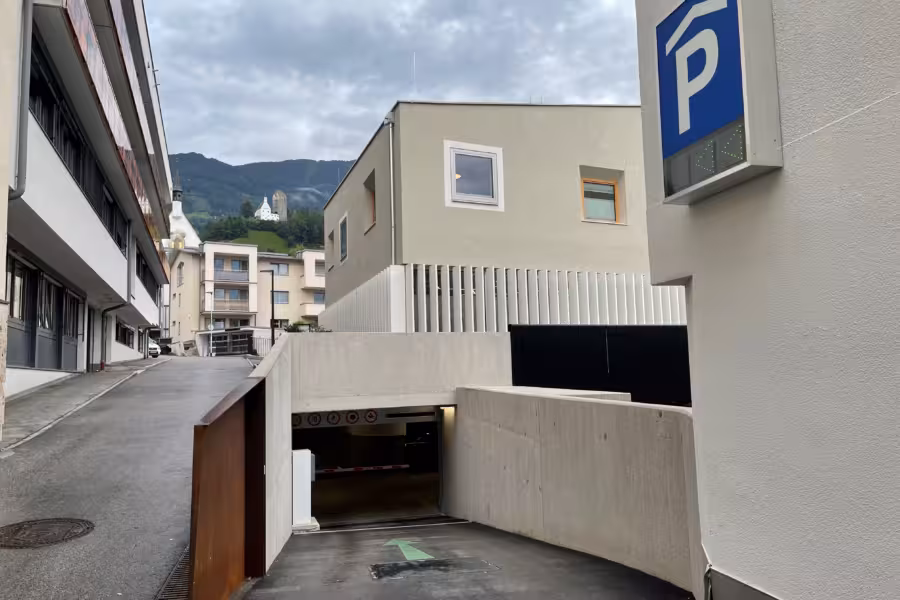 Miete – Tiefgaragenstellplatz Nr. 20 – Schwaz, 6130 Schwaz, Parken